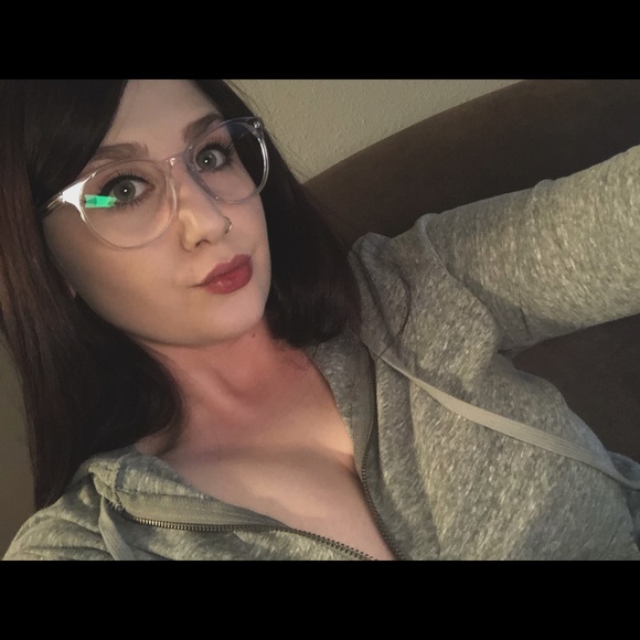 Meet your Posher, Baylee - Picture 1 of 1